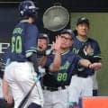 ヤクルトが阪神戦の連敗を７で止める　内山が価値ある決勝２点二塁打　高橋が６回１失点の力投