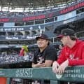 村上宗隆&千賀滉大 試合前に笑顔の2S