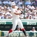 智弁和歌山が３本の長打で先制　相手がファウルフライを落球→右越え三塁打で追加点たたき出す　健大高崎のエース・石垣を早くも攻略