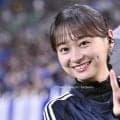 ｢AIかと思うくらい可愛い｣元日向坂46・影山優佳、国立ピッチ脇での“ウインク＆ピース”に悶絶！｢Jリーグ盛り上げていきましょう｣久々の影レポが大反響