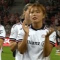 「推進力あるな！」バイエルン谷川萌々子、華麗ターンから縦突破！一気の攻撃加速に「局面を変えられるのでかい」