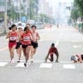 アジア大会　矢田みくにが２２キロ付近で転倒のアクシデント　バーレーンの選手と接触　すぐに起き上がりレース復帰も