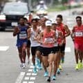 【陸上】男子マラソンは３０キロ通過　山下一貴は７人の先頭集団を冷静な走りで引っ張る　２大会ぶりの日本勢の金メダルへ激走