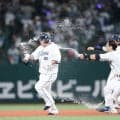 【西武】中村剛也が劇的サヨナラ打「映像見たら左耳に外崎…」歓喜のシャワーで後輩から祝福