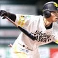 「名遊撃手への道まっしぐら」2年目の若鷹が飛躍を告げるプロ初アーチ　未来を照らす待望の一発にファン歓喜「速度よし、角度よし」「この弾道見たらこの先もどんどん打てそうだな」