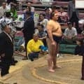 横綱・大の里の“規格外”な副賞で付け人に異変 カメラが捉えた“ざわつき”の瞬間