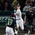 阪神　森下翔太が頭を抱え、大山悠輔は呆然と立ち尽くす　佐藤輝明が２年連続４０本塁打を逃した後、選手の結束力が垣間見えたシーン