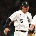 村上宗隆は「打撃ばかり評価されがちだけど…」軽快な守備にファン興奮「精密機械だ」3-6-3の併殺完成
