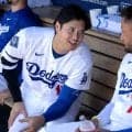 大谷翔平が投稿した“歓喜の1枚”に同僚ロハスが反応「GOATに水浴びを」シャンパンファイトの舞台裏公開