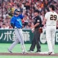 【DeNA】甲子園決めた！度会隆輝と佐野恵太が渾身の行進パフォ　度会「初心を忘れずに」
