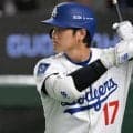 大谷翔平　確信３ランでベンチに向かって雄たけび→二回で途中交代のロハスと歓喜のデコピンポーズ！本拠地大興奮の確信アーチもＮＨＫ解説「そんなに振ってない」