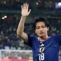 「可愛らしいお尻が2つ｣上田綺世の妻、愛娘＆愛犬の密着ショット公開！｢2人の遺伝子だから｣生後半年の成長曲線に期待大！欧州CL負傷の具合は？