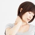 【医師が解説】肩こりの原因と効果的な対処法とは
