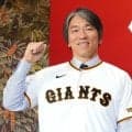 松井新監督「してないです。失礼ですよ！」　記者を一喝…スーツが「入ってよかった」