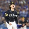 ソフトバンク・上沢７回無失点　初回１死満塁も併殺でピンチ脱出　七回に打球直撃も続投、ピンチ脱しガッツポーズ