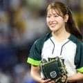 「マジでアイドルかと思った…」日本シリーズ、横浜スタジアムに降り立った22歳美女の“正体”にネット騒然「最強かよ」