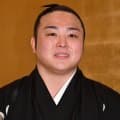 演歌歌手が炎鵬夫妻と体寄せ合い３ショット「お料理上手な美希ちゃんに…」2人の関係性を明かす