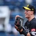 鷹・栗原陵矢は「ものすごい謙虚」　年間「月パ大賞」に選出…谷繁元信氏が明かした素顔