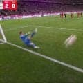 「ボールぶっ壊れるだろ！」怪物FWケイン、脳がバグる“衝撃の光景”「音ヤバい！」爆音すぎる“高速PK”→ブンデス史上最速100ゴール弾【バロンドール2026】