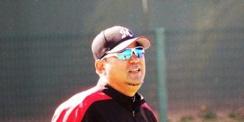 600勝達成ロッテ伊東監督、記念球を石川にプレゼント「こだわりないから」