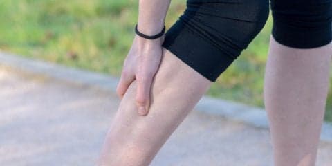 なぜ筋肉痛は2〜3日後に遅れてくる？筋トレや運動はしていい？専門家に予防・対策法を聞いてみた