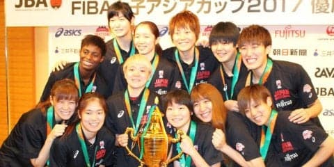 アジアカップ3連覇を果たした女子日本代表が帰国、指揮官のトム・ホーバスは「自信があった」と激白