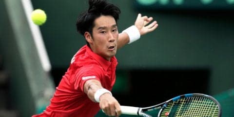 杉田祐一とクレザの第1試合は、日本が第1セットを先取 [デ杯ワールドグループ・プレーオフ 日本対ブラジル]