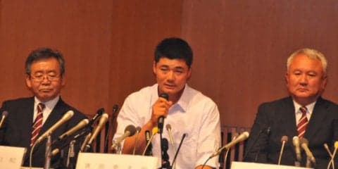 プロ志望表明の清宮、決断理由は「野球に集中」「成長できる球団に行きたい」