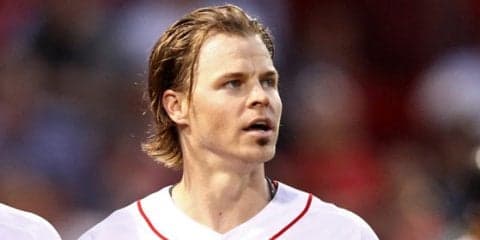 【MLB】一塁手が弾いた打球に二塁手が驚異的反応　Rソックスの優勝呼び込む美技