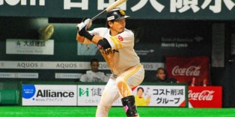 紅白戦でホームランのホークス松田、無観客でもスタンドへ「熱男～！」