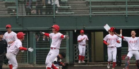 富士大、執念実る　東北福祉大にリベンジ＆決勝へ　小林主将「報われた」