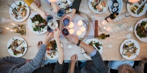 ダイエット中なのに飲み会続き…対策方法は？太りにくい食事法を栄養士に聞いた