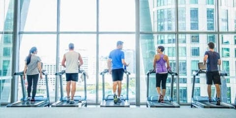 24時間営業のスポーツジム・クラブを比較。早朝や残業後などスキマ時間に運動不足は解消できる