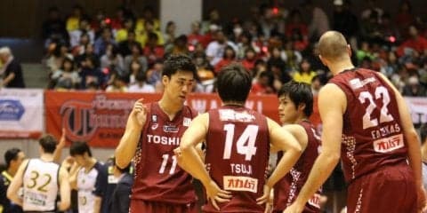ファジーカスのBリーグ通算2000得点を祝う快勝、『気持ち』で上回った川崎ブレイブサンダースが栃木ブレックスを破る