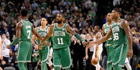 チーム一丸で戦った末にカイリー・アービングがエースの働き、ウォリアーズ相手の逆転勝ちでセルティックスが14連勝！
