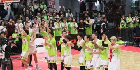 全員バスケを貫き攻守ともに高いパフォーマンスを見せたレバンガ北海道、指揮官の采配も冴えアルバルク東京を撃破