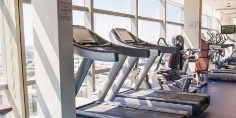 ファミマ24時間ジム、「行きたい」派が9割！一方で「料金が高い」という声も【MELOS Q&A結果】