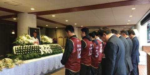 楽天ドラ1近藤らが新人合同自主トレ　練習前に故星野仙一氏に黙祷と献花