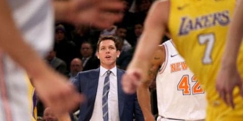 レイカーズ指揮官ウォルトン、ロンゾ・ボール関連の質問に絶妙な切り替えしで対応
