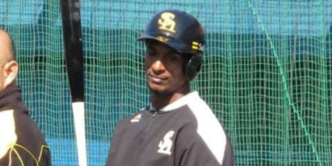 鷹の新助っ人グラシアルが実戦デビュー　紅白戦無安打「日本のレベル高い」
