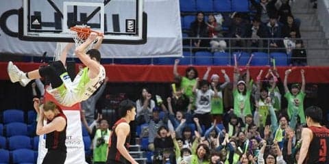 ノースリーブが似合う季節の到来、チームウェアを着て街に出かけ、PRしまくろう!!