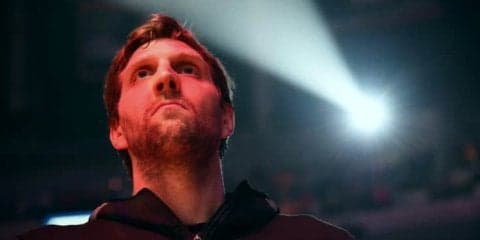 マーベリックスのダーク・ノビツキーが前人未到20年目のシーズン75試合出場達成