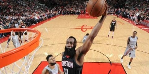 ジェームズ・ハーデンがウルブズ守備陣を翻弄、44得点の大活躍でロケッツ先勝
