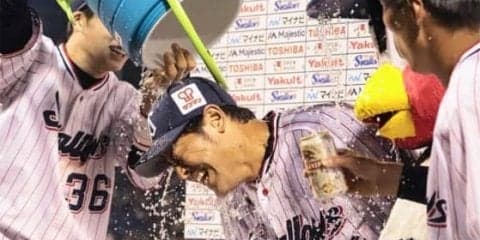 サヨナラ勝ちで連敗ストップのヤクルト小川監督「最後まで諦めなかったことが結果に」