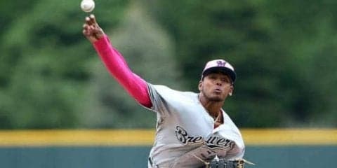【MLB】21歳新人右腕が急遽メジャー初登板で快挙達成！　初勝利＆13奪三振の快投劇