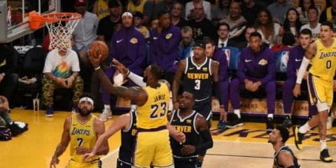 『コービー御前試合』でレブロンがトリプル・ダブル、レイカーズがホーム初勝利