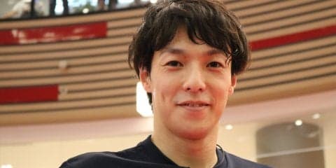 【卓球】「ガチムチ4人衆VS松平賢二」の死闘 “卓球界の筋肉担当”が小さく見えるぞ