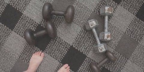 自宅で筋トレや有酸素運動をしよう！家トレにおすすめの道具6選