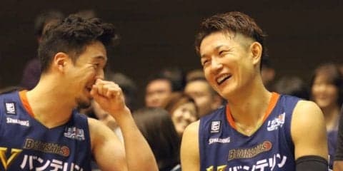 ゴール下への積極アタックが勝因に、三遠との激闘を制した横浜が10勝目をマーク