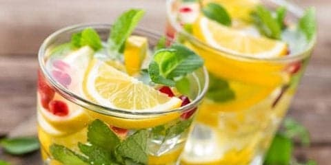 半身浴でデトックス生活！半身浴でおススメな飲み物とは